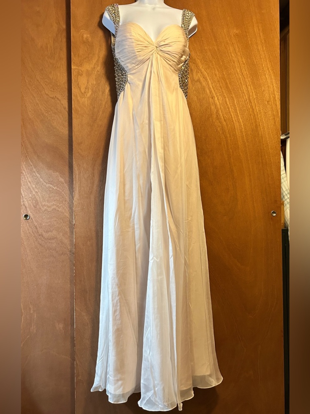 La Femme Chiffon Gown long Dress Size 10 Prompts Formal Beaded Sparkly champagne